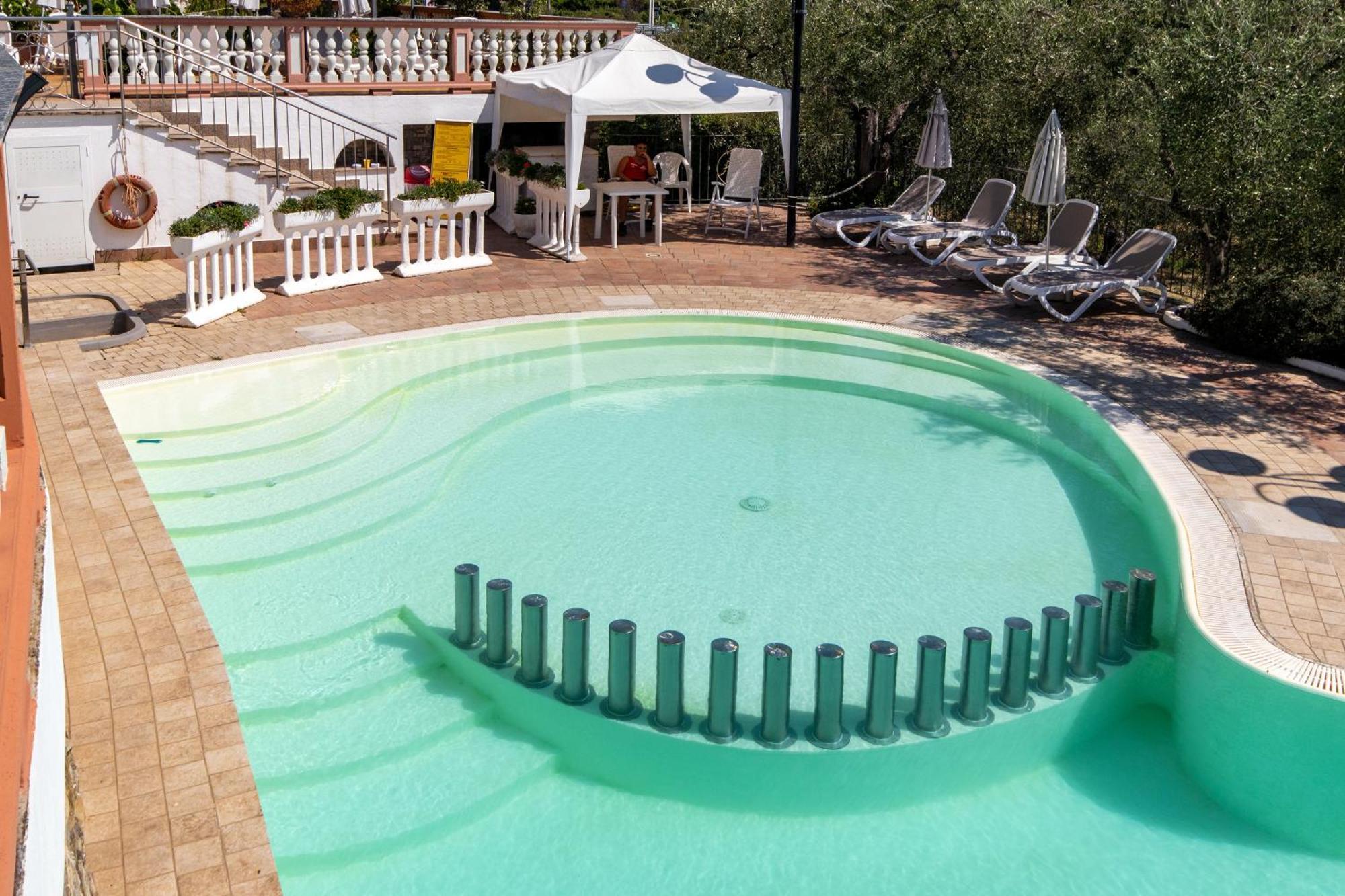 Albergo Ristorante San Matteo San Bartolomeo Al Mare Exterior foto